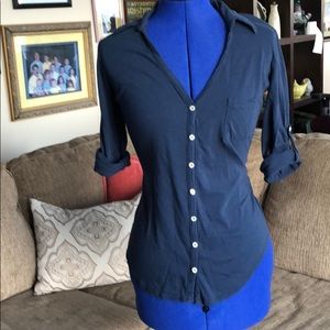 Women’s buttondown shirt